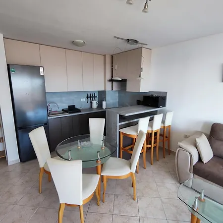 Sun Coast Apartman *